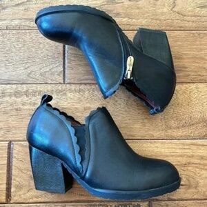 L'Artiste Matona Black Leather Chelsea Ankle Boots Booties Block Heel Size 37